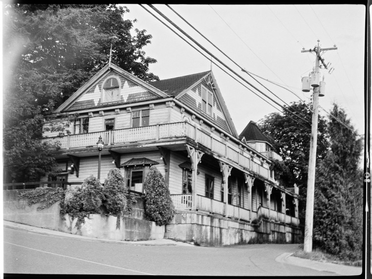 The Black Nugget falling into disrepair