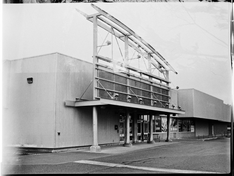 Skeleton Marquee, Overwaitea
